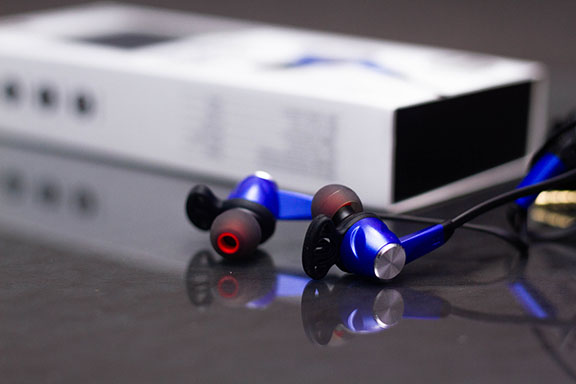 H16-metal earphones