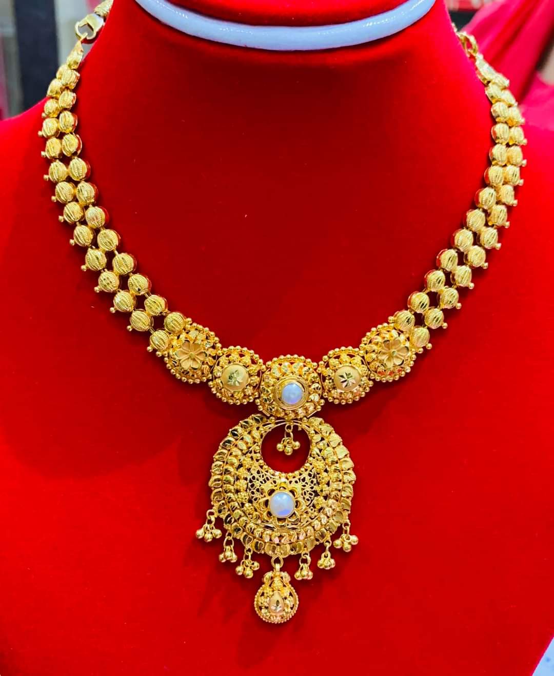 Necklace set (29 gm)